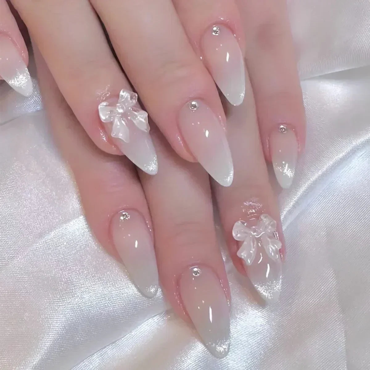 Faux Ongles Noirs Amande 24 Pièces – Élégance Moderne
