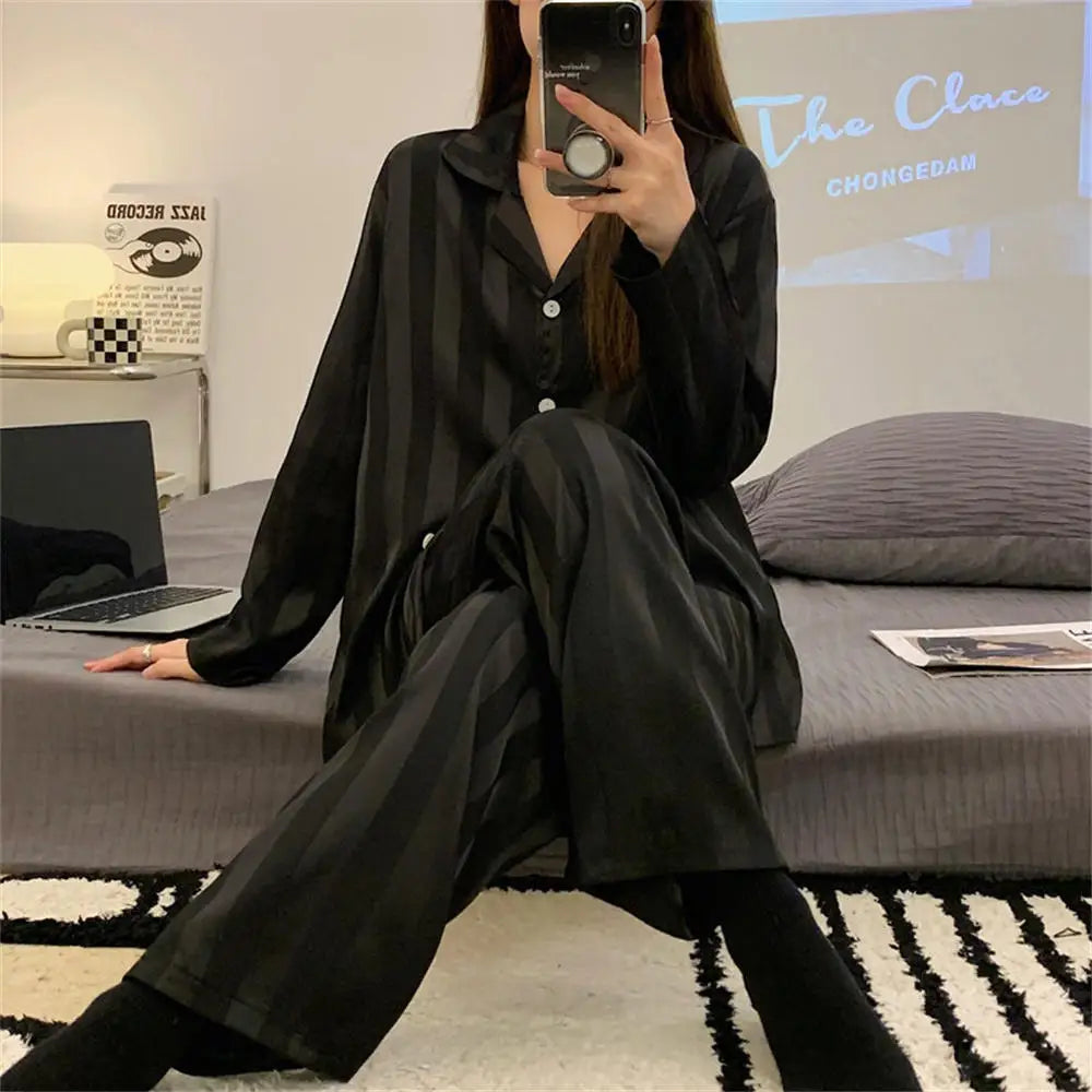 Pyjama Satin Rayé Femme – Élégance Intemporelle & Confort Premium