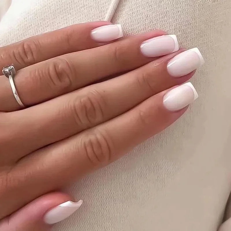 Faux Ongles French Dégradé 24 Pièces – Style Doux & Féminin
