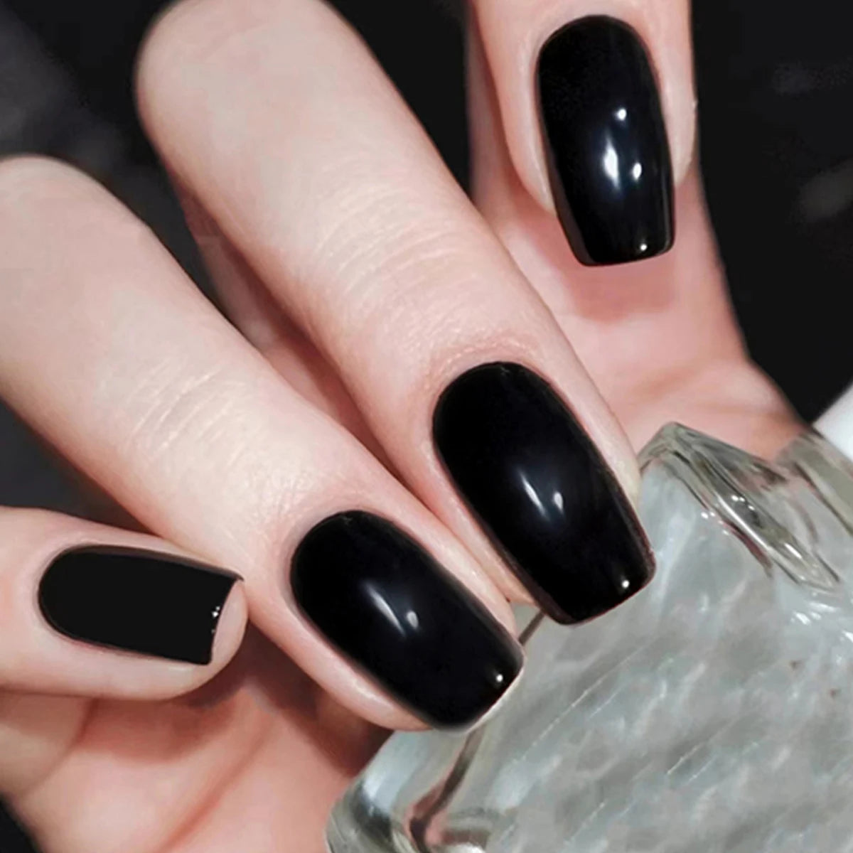Faux Ongles Noirs Amande 24 Pièces – Style Chic & Intemporel