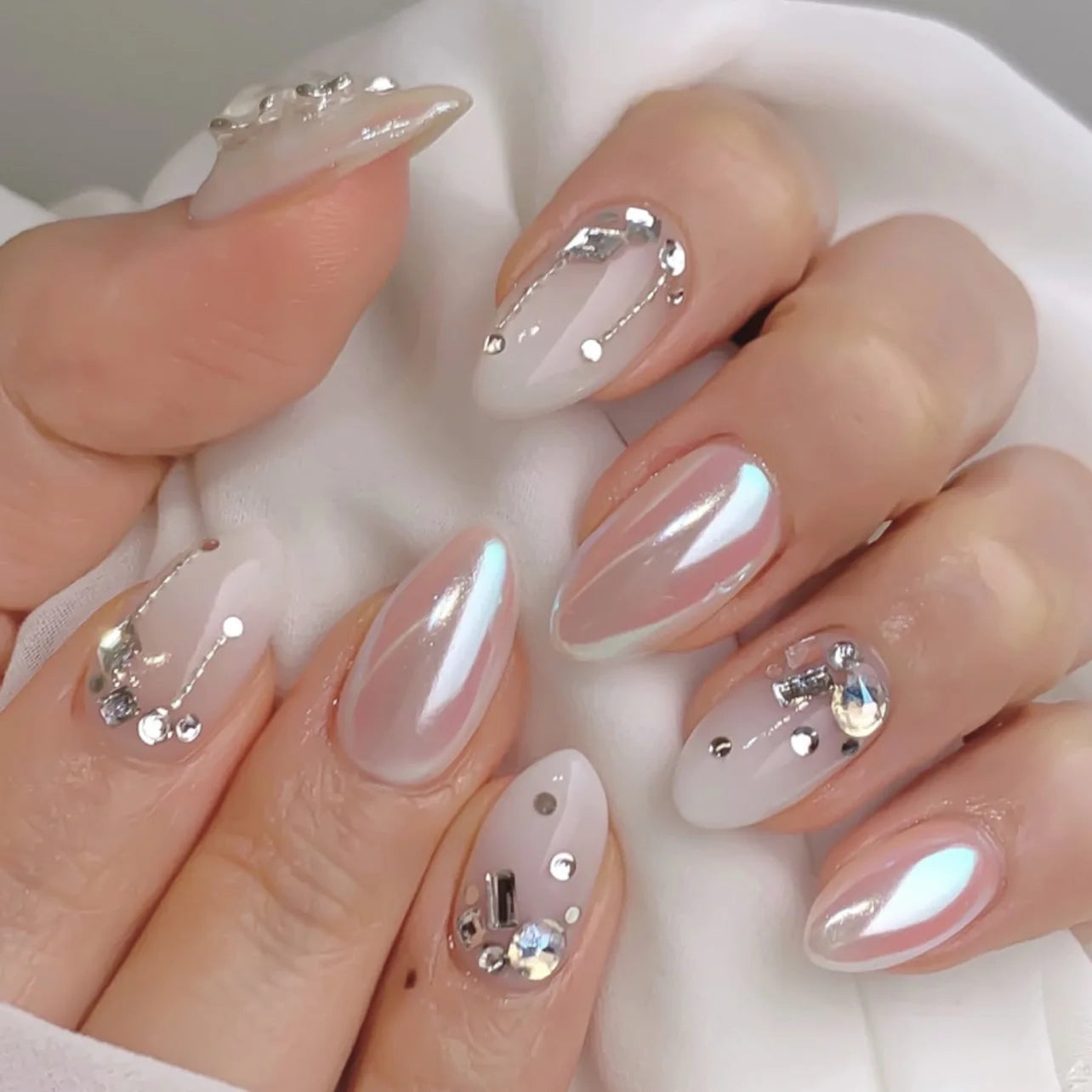 Faux Ongles Noirs Amande 24 Pièces – Élégance Moderne