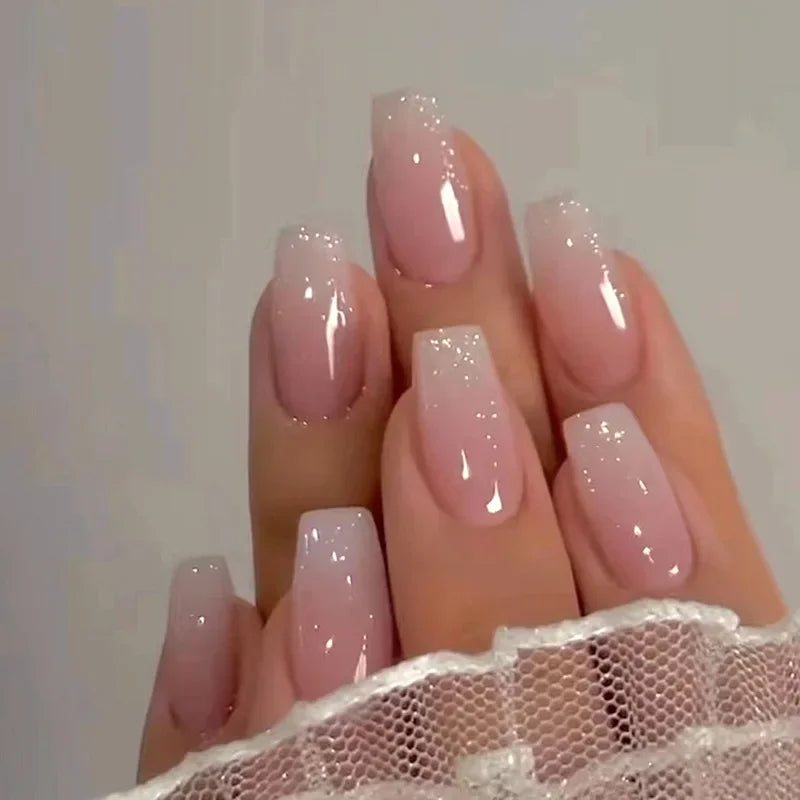 Faux Ongles French Dégradé 24 Pièces – Style Doux & Féminin
